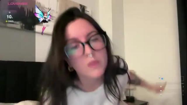 Image 3 of britbrattherat Stream on Chaturbate on 1 month ago