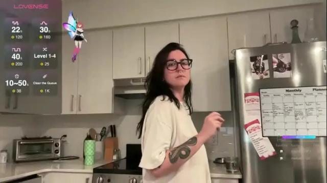 Image 10 of britbrattherat Stream on Chaturbate on 20 days ago