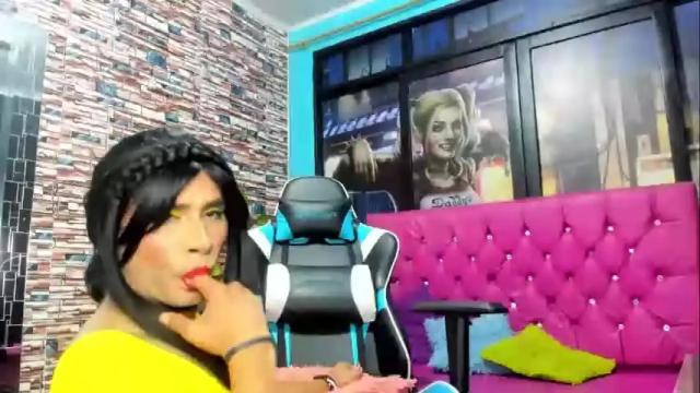 Image 7 of brithanny_35 Stream on Chaturbate on 15 months ago