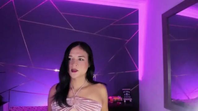 Image 3 of brithany_alexa Stream on Chaturbate on 15 months ago