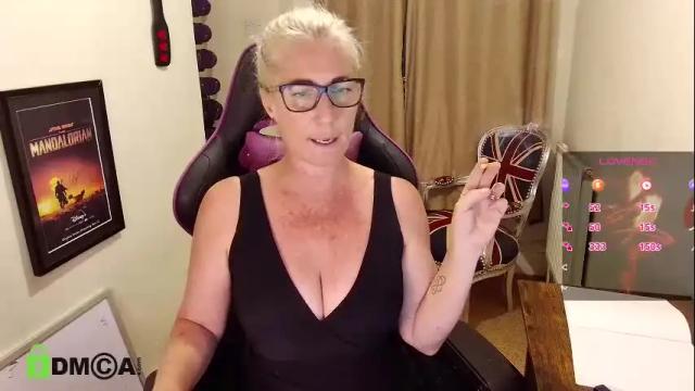 Image 4 of britishladya Stream on Chaturbate on 1 month ago