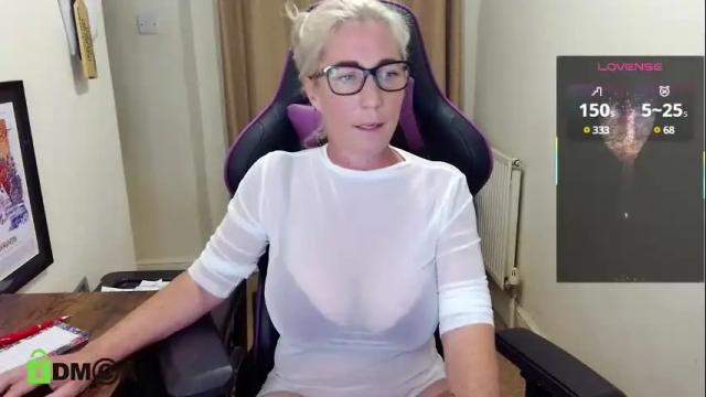 Image 10 of britishladya Stream on Chaturbate on 6 days ago