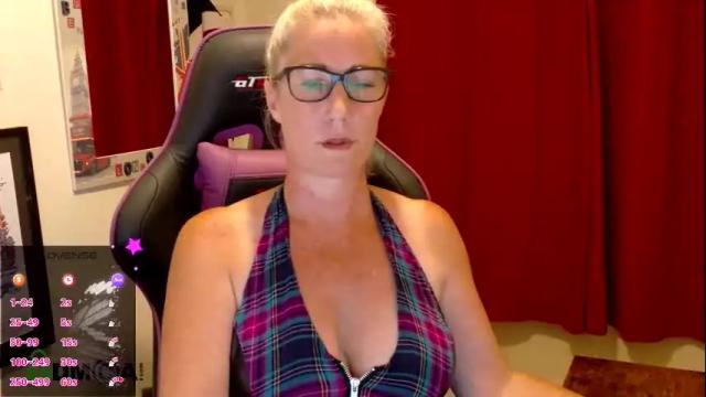 Image 2 of britishladya Stream on Chaturbate on 3 months ago