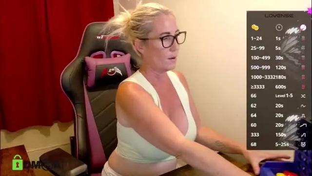 Image 4 of britishladya Stream on Chaturbate on 2 months ago