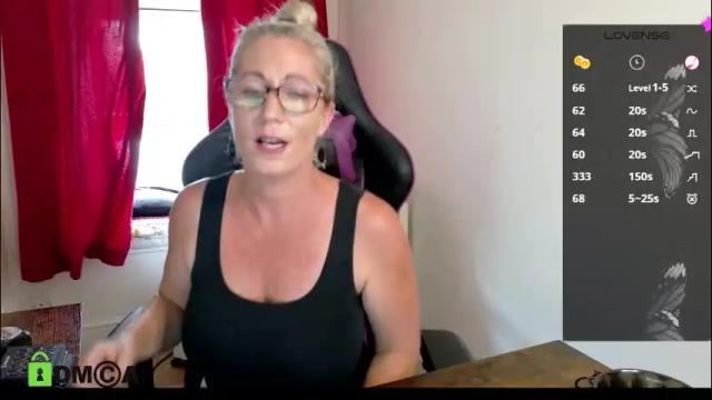 Image 10 of britishladya Stream on Chaturbate on 2 months ago