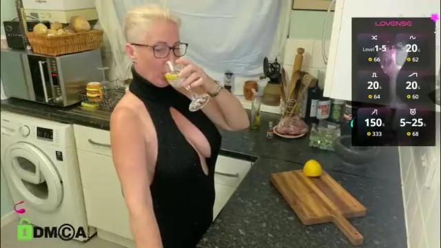 Image 3 of britishladya Stream on Chaturbate on 23 days ago