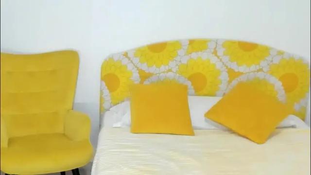 Image 3 of britishmilfpenelope Stream on Chaturbate on 2 months ago