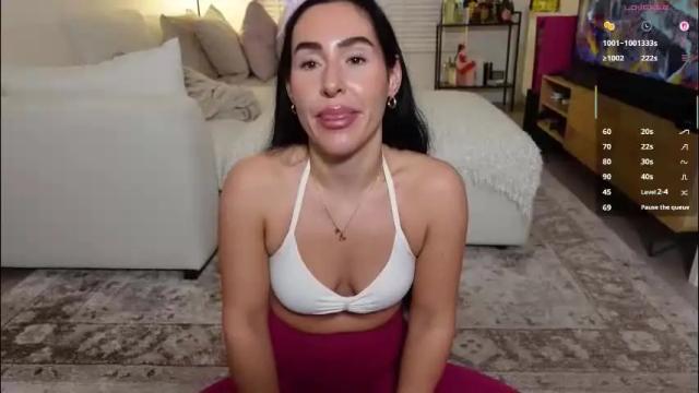 Image 4 of britishsofia Stream on Chaturbate on 2 months ago