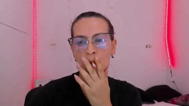 Image 3 of britneeytaylor Stream on Chaturbate on 15 months ago