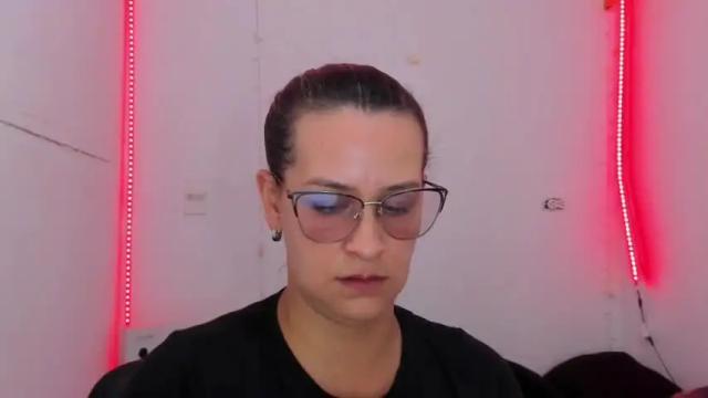 Image 7 of britneeytaylor Stream on Chaturbate on 15 months ago