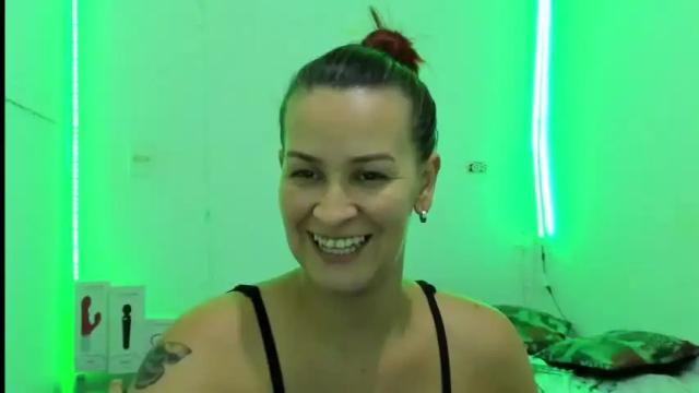 Image 11 of britneeytaylor Stream on Chaturbate on 15 months ago
