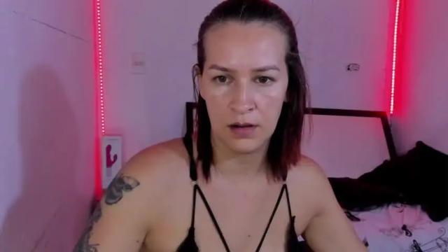 Image 3 of britneeytaylor Stream on Chaturbate on 14 months ago