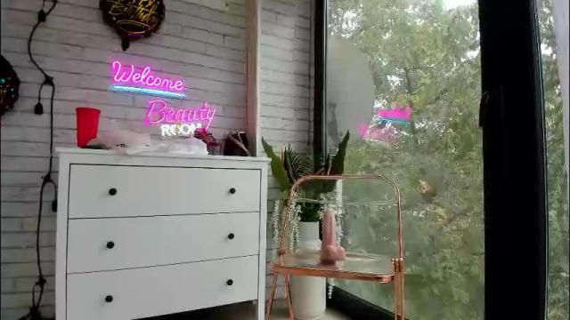 Image 2 of britney_charm Stream on Chaturbate on 25 days ago