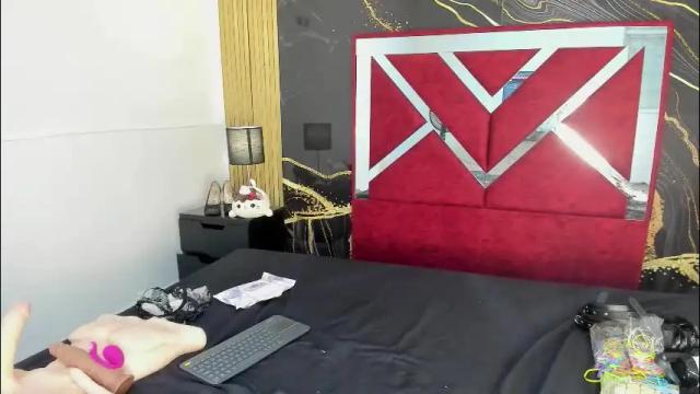Image 2 of britneysweet_ Stream on Chaturbate on 2 months ago
