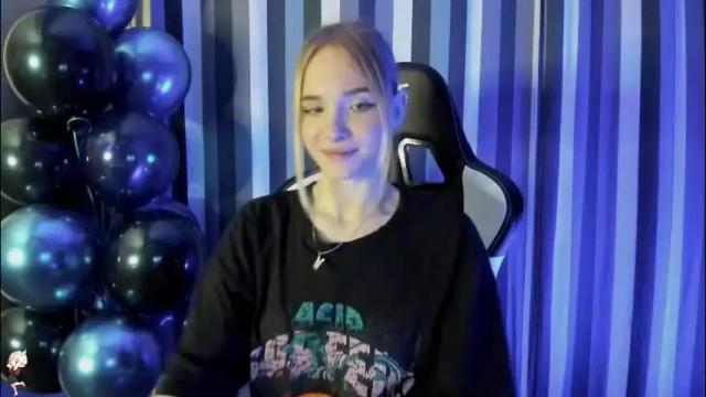 Image 4 of brittany_bird Stream on Chaturbate on 5 months ago