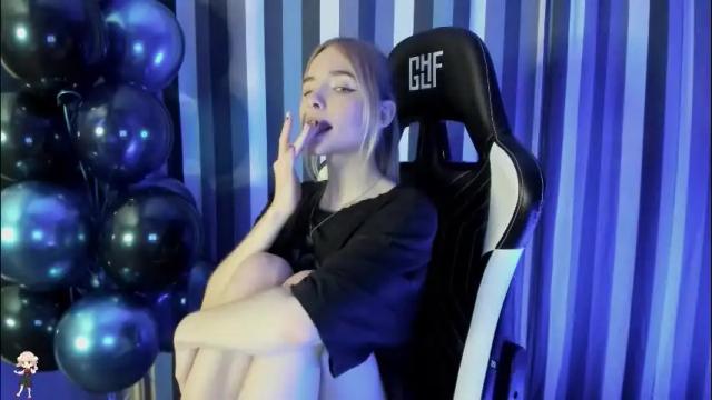 Image 7 of brittany_bird Stream on Chaturbate on 5 months ago