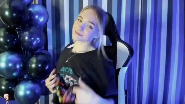 Image 8 of brittany_bird Stream on Chaturbate on 5 months ago