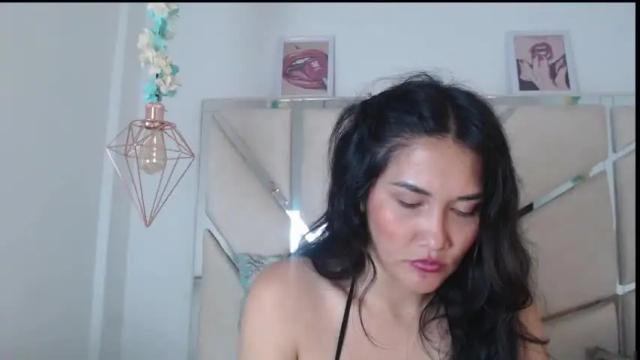 Image 6 of brittany_bruklin1022 Stream on Chaturbate on 15 months ago