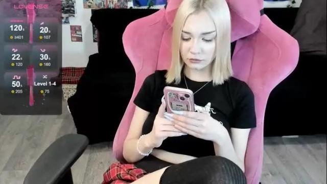 Image 4 of broodmommyy3 Stream on Chaturbate on 1 month ago