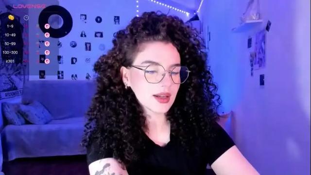 Image 2 of brookchills Stream on Chaturbate on 5 days ago