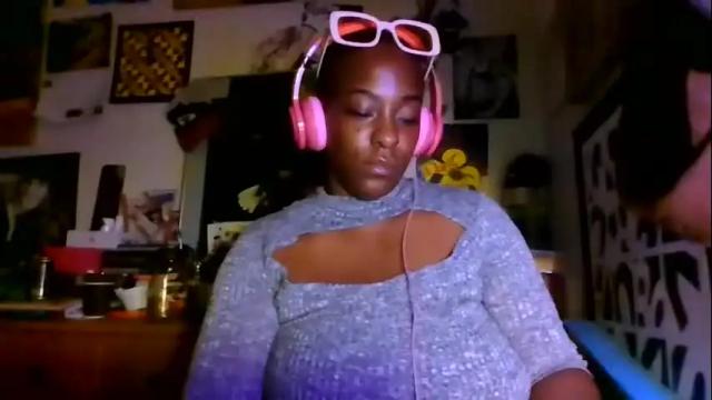 Image 6 of brooklyninfinity Stream on Chaturbate on 1 month ago