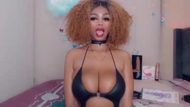 Image 3 of browniebigboobs Stream on Chaturbate on 15 months ago