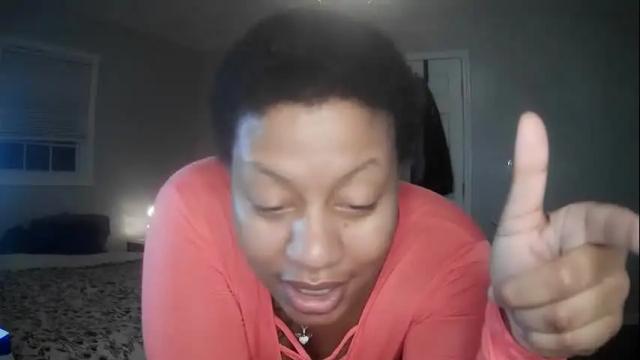 Image 6 of brownroundgoldie Stream on Chaturbate on 1 month ago