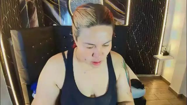 Image 3 of bruja_scarlata Stream on Chaturbate on 1 month ago