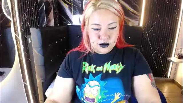 Image 4 of bruja_scarlata Stream on Chaturbate on 1 month ago