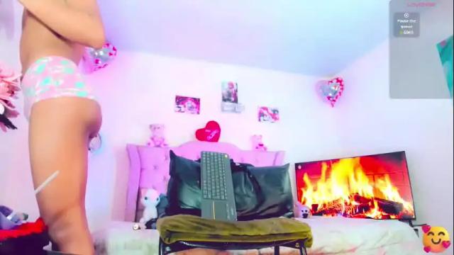 Image 12 of brunettesexy11 Stream on Chaturbate on 16 days ago