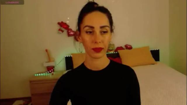 Image 2 of brunettgirl_ Stream on Chaturbate on 1 month ago