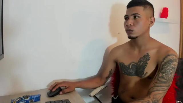 Image 3 of bryant_and_mia Stream on Chaturbate on 20 months ago