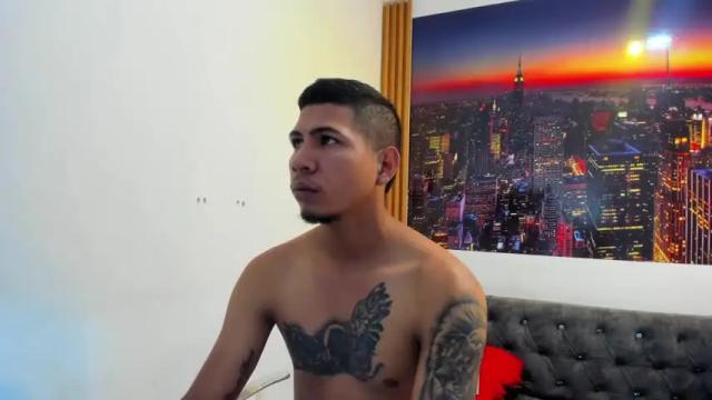 Image 2 of bryant_and_mia Stream on Chaturbate on 19 months ago