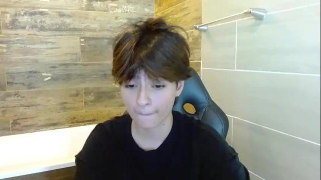 Image 3 of bryce_evans Stream on Chaturbate on 4 months ago