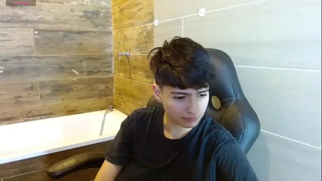 Image 2 of bryce_evans Stream on Chaturbate on 3 months ago