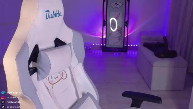 Image 10 of bubblewhite_ Stream on Chaturbate on 2 months ago