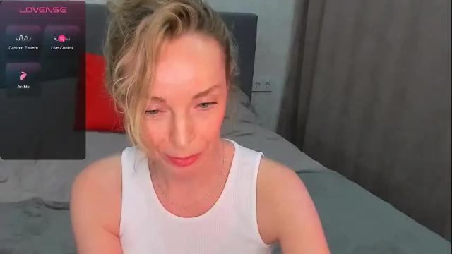 Image 10 of bubbling_crush Stream on Chaturbate on 1 month ago