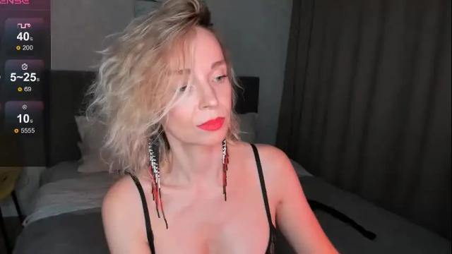 Image 12 of bubbling_crush Stream on Chaturbate on 29 days ago