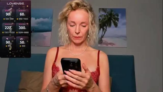 Image 10 of bubbling_crush Stream on Chaturbate on 25 days ago