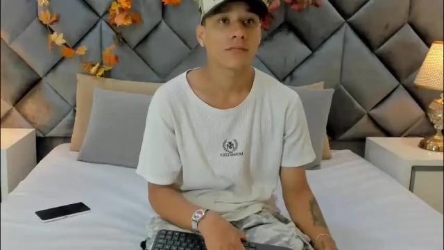 Image 2 of buda_and_cataleya_ Stream on Chaturbate on 2 months ago