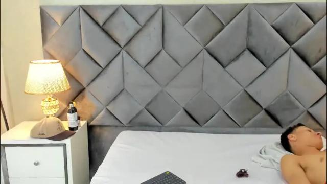 Image 4 of buda_and_cataleya_ Stream on Chaturbate on 2 months ago