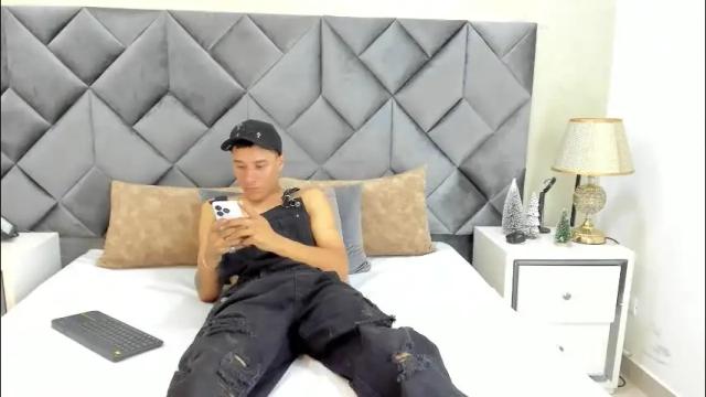 Image 11 of buda_and_cataleya_ Stream on Chaturbate on 1 month ago