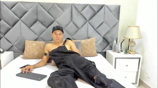 Image 2 of buda_and_cataleya_ Stream on Chaturbate on 1 month ago