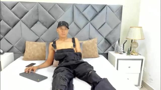 Image 3 of buda_and_cataleya_ Stream on Chaturbate on 1 month ago