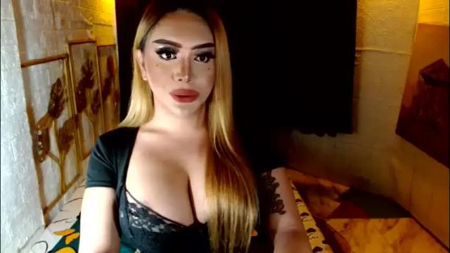 Image 12 of buena_fortuna Stream on Chaturbate on 2 months ago