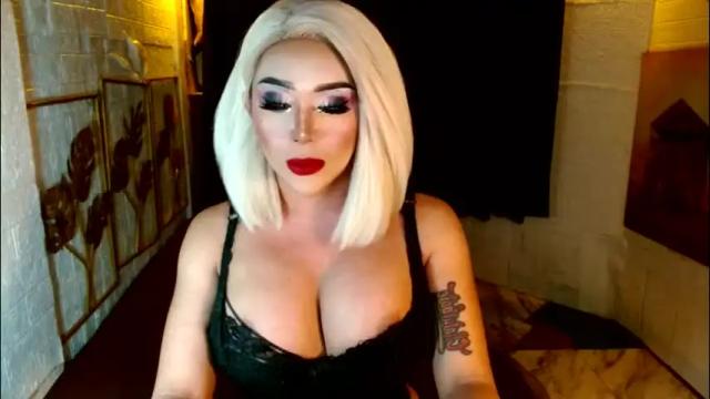 Image 12 of buena_fortuna Stream on Chaturbate on 1 month ago