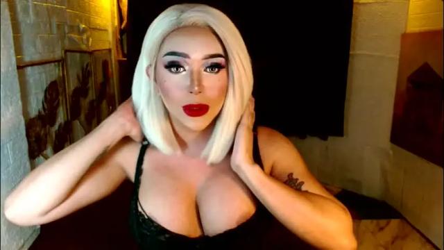 Image 2 of buena_fortuna Stream on Chaturbate on 1 month ago