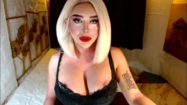 Image 3 of buena_fortuna Stream on Chaturbate on 1 month ago