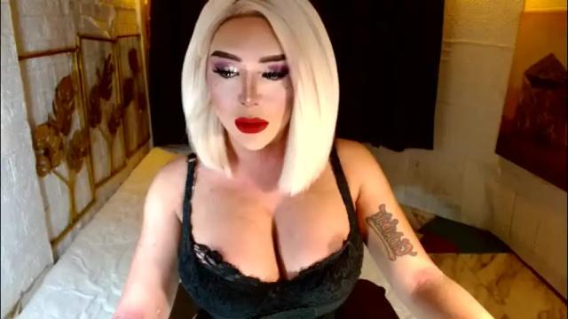 Image 4 of buena_fortuna Stream on Chaturbate on 1 month ago