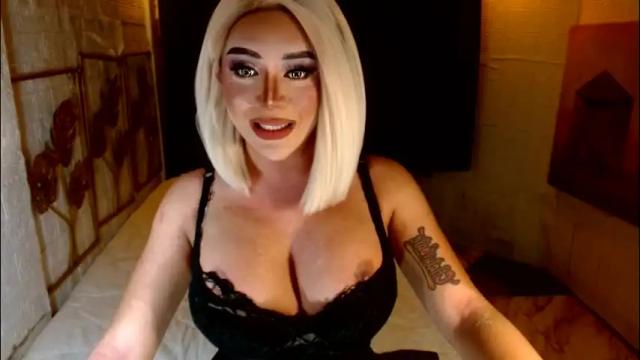 Image 2 of buena_fortuna Stream on Chaturbate on 1 month ago